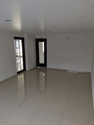 CASA EN VENTA REMODELADA