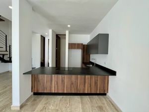 CASA EN VENTA MÉRIDA, STA GERTRUDIS COPÓ, ALBERCA, CERCA DE CITY CENTER