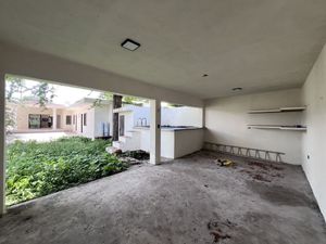 CASA EN VENTA EN EL CENTRO DE MÉRIDA, TOTALMENTE REMODELADA, ENTREGA INMEDIATA.