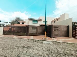 VENTA EN LOMAS DE VALLE ESCONDIDO