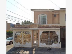 Casa en Venta en Villas Del Nilo Guadalajara