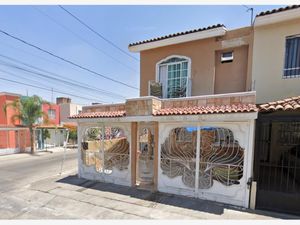 Casa en Venta en Villas Del Nilo Guadalajara