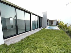 CASA EN VENTA EN ZONA RESIDENCIAL, UBICADA EN CONKAL, MÉRIDA