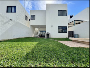 CASA EN VENTA EN MÉRIDA EN PRIVADA ZONA DZITYA