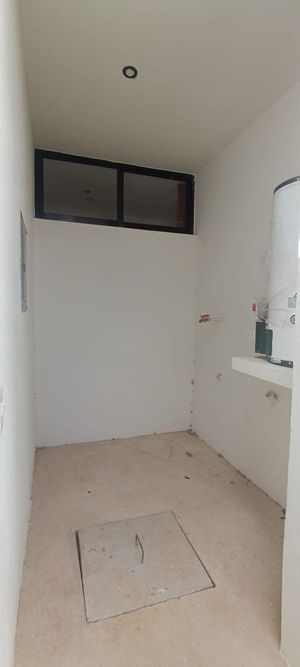 CASA EN VENTA EN PRIVADA RESIDENCIAL EN CONKAL