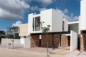 CASA EN VENTA EN PRIVADA CON AMENIDADES EN CONKAL ZONA NORTE