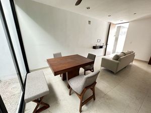 Renta de thownhouse dentro de la ciudad, en privada Mérida Yucatán