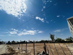 Se renta terreno a 3 cuadras del Blvd Lazaro Cardenas.