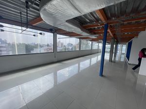 Se renta Oficina Del Valle centro 300m2