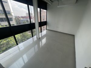 Se renta Oficina Del Valle centro 300m2