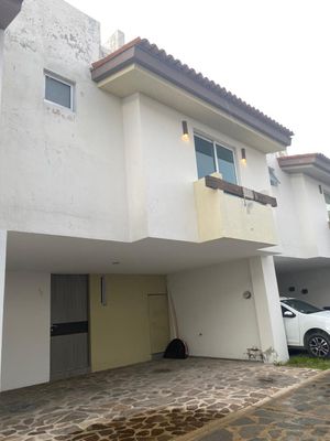 CASA EN VENTA IKAL RESIDENCIAL