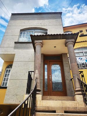 JARDINES DE BELLAVISTA, TLALNEPANTLA. CASA EN VENTA (2043)