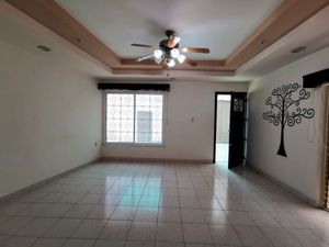 SE VENDE CASA RESIDENCIAL EN LAS DELICIAS