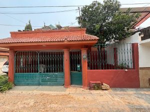 ¡Casa en Venta en Fraccionamiento Villa Tziscao! 🏡✨