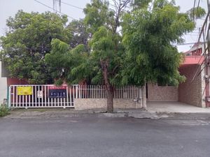 Casa en Venta, Colonia Villa Mitras, Monterrey.