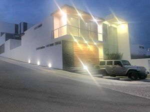 Preciosa Casa en Venta en Lomas de Juriquilla