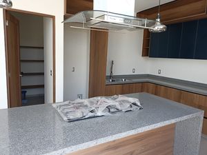 Casa en Venta Juriquilla, Oficina, Sala TV, 3 Recámaras, Amplios Espacios.