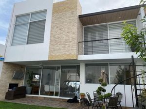 Preciosa Casa en Venta en Lomas de Juriquilla