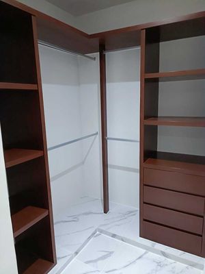 Walk in closet