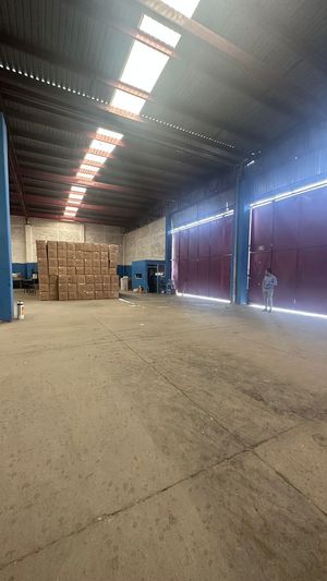 Bodega en renta de 1,000m2 sobre la Carretera Mex-Pachuca