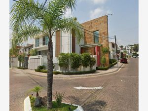 Casa en Venta en Cerro Del Tesoro San Pedro Tlaquepaque