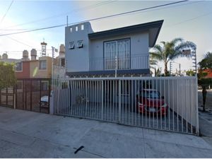 Casa en Venta en Jardines Del Valle Zapopan