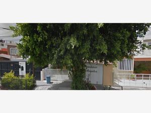 Casa en Venta en Las Fuentes Zapopan