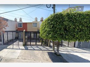 Casa en Venta en Jardines Del Valle Zapopan