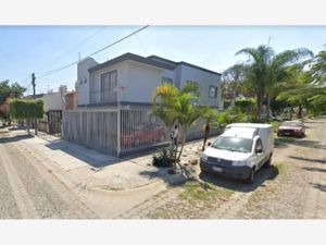 Casa en Venta en Jardines Del Valle Zapopan