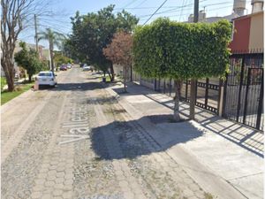 Casa en Venta en Jardines Del Valle Zapopan