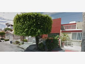 Casa en Venta en Las Fuentes Zapopan