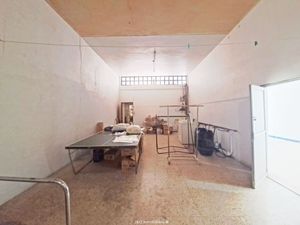 Bodega con punto de venta de 324 m con Uso de Suelo Hc/5/40 en Colonia Tacuba