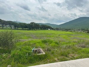 VENTA de TERRENO dentro de fracc. El Encino, con campo de golf y bellas vistas