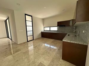 EN VENTA CASA DE 4 RECÁMARAS EN PRIVADA AL NORTE DE MÉRIDA |