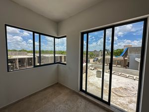 CASA EN VENTA CON PISCINA, DOS PISOS EN SAN MIGUEL, CUMBRR, DZITYÁ