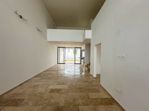 CASA EN VENTA CON PISCINA, DOS PISOS EN SAN MIGUEL, CUMBRR, DZITYÁ