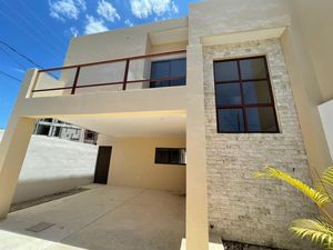 Casa en Venta en esquina Sodzil Norte, Mérida