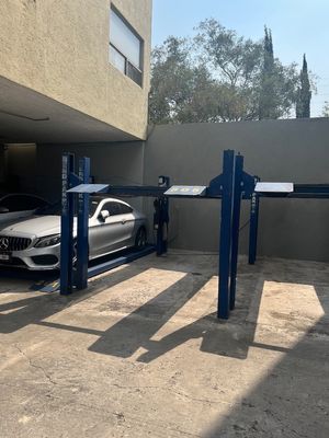 Estacionamiento el segundo es eleva autos