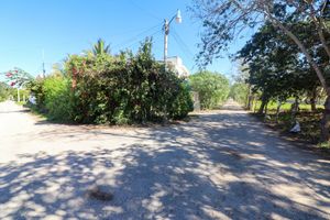 Conkal Amplio Terreno En Esquina Y Con Servicios En Venta