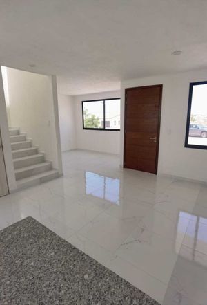 CASA VENTA CIUDAD MADERAS QUERETARO