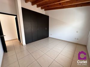 SE RENTA CASA EN QUERETARO MILENIO III ALBERCA VIG. 24