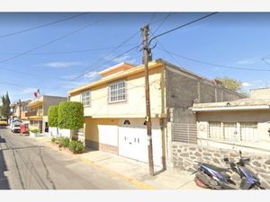 Casa en Venta en Viveros de Xalostoc Ecatepec de Morelos