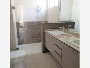 Casa en Venta en Colinas de las Aguilas Zapopan