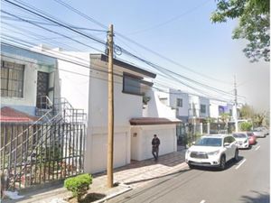 Casa en Venta en Colinas de las Aguilas Zapopan