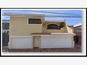 Casa en Venta en Las Aguilas Zapopan