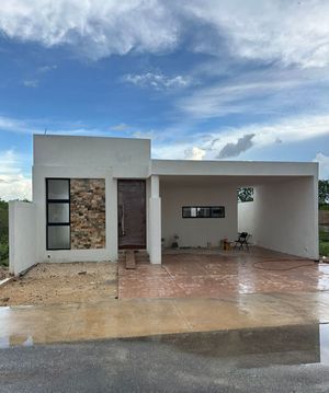 CASA EN VENTA EN CHOLUL- PRIVADA INARA