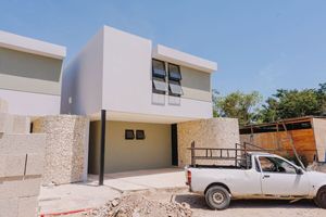 CASA EN VENTA EN CONKAL-PRIVADA ROSAMORA