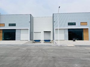 Bodega en renta de  726m2  cerca de Parque Industrial Queretaro  en $65k. GPS