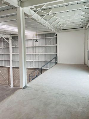 Bodega en Renta de 2027m2 cerca del Parque Industrial Querétaro, $182k GPS