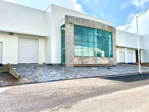 Renta Nave Industrial (2,034m2) Parque Industrial Qro76 $162 mil